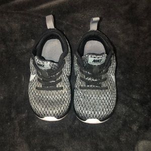 Toddler Nike Dual Tone Racer Sneakers